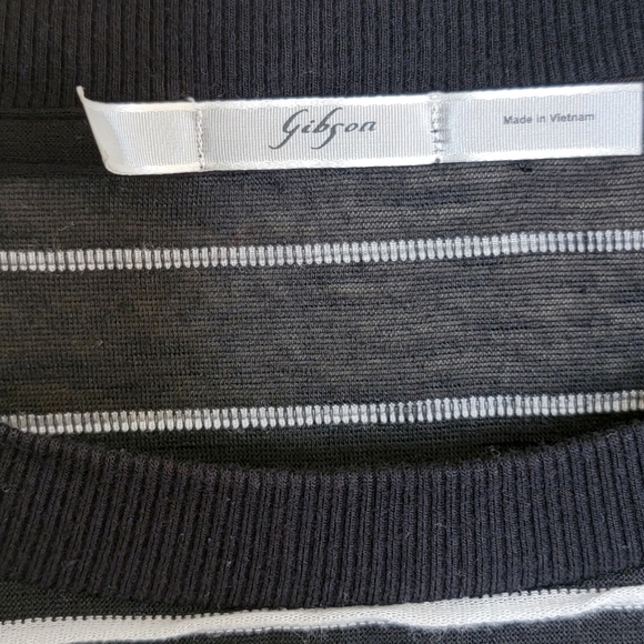 Gibson | Black & White Striped Long Sleeve Top with Decorative Side Buttons - Picture 4 of 7